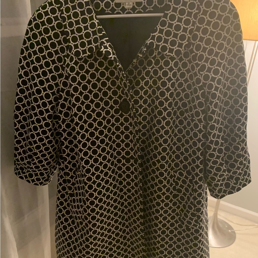 Bold black and white swing coat size 12